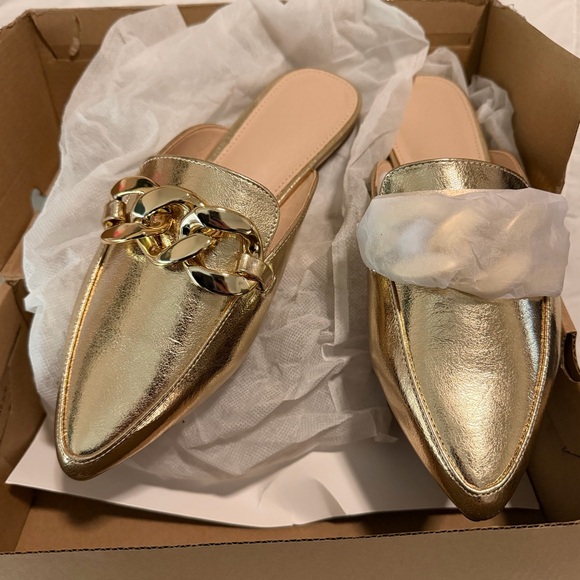 Gold Chain Detail Pointed Toe Mules Womens 7 Slip On Metallic Loafers Flats Chic - Picture 2 of 4